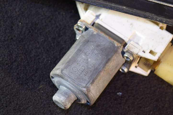 BMW 3 E90 E91 (2005 - 2012)  0130822227 Передний комплект электрического механизма для подъема окна