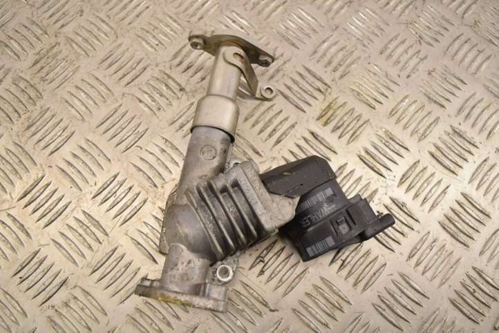 BMW 3 E90 E91 (2005 - 2012)  7563241 Клапан EGR