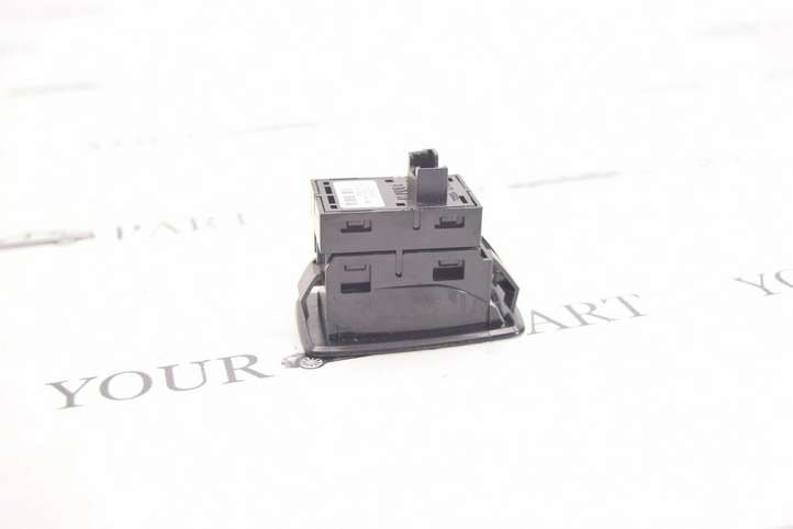 BMW X3 F25 (2010 - 2017)  9208106 Кнопка стеклоподъемников