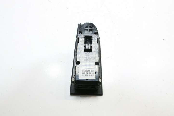 BMW 3 E90 E91 (2005 - 2012)  9132147 Кнопка стеклоподъемников