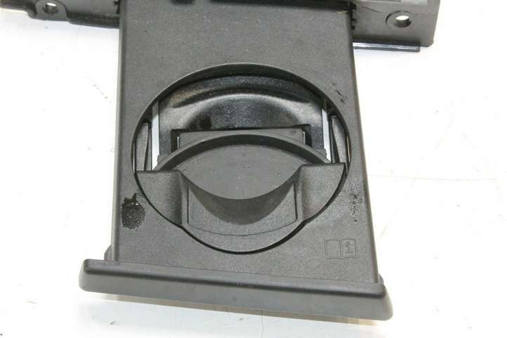 BMW 3 E90 E91 (2005 - 2012)  7127463 Передний держатель чашки