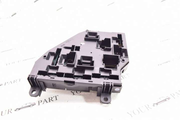 BMW X3 F25 (2010 - 2017)  9210859 Блок предохранителей