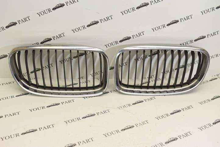 BMW 3 E90 E91 (2005 - 2012)  7201967 Верхняя решётка