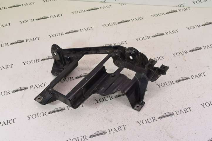 BMW X5 E53 (1999 - 2006)  224568R Держатель передней фары