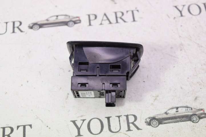 BMW 3 F30 F35 F31 (2012 - 2018)  9208106 Кнопка стеклоподъемников