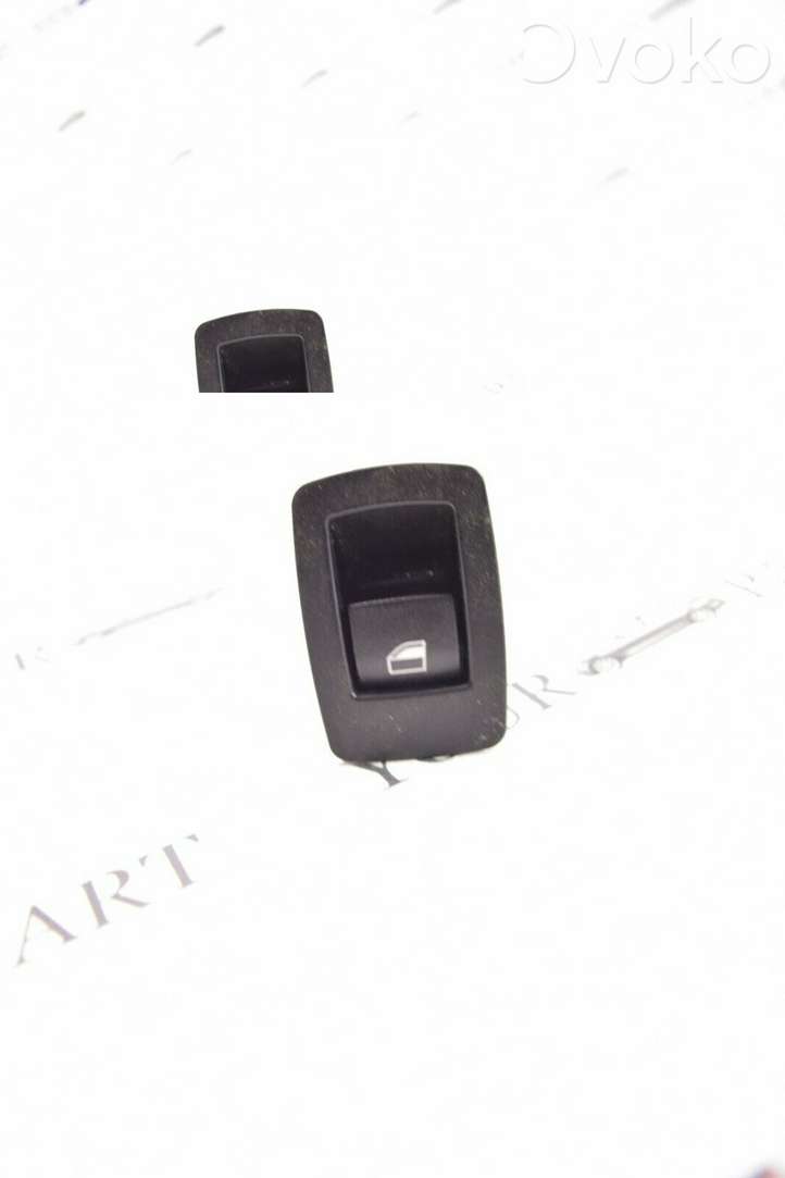 BMW X3 F25 (2010 - 2017)  9208106 Кнопка стеклоподъемников