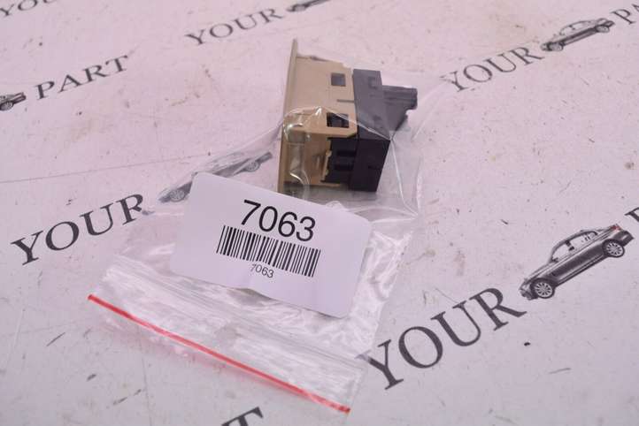 BMW X3 F25 (2010 - 2017)  9221755 Кнопка стеклоподъемников