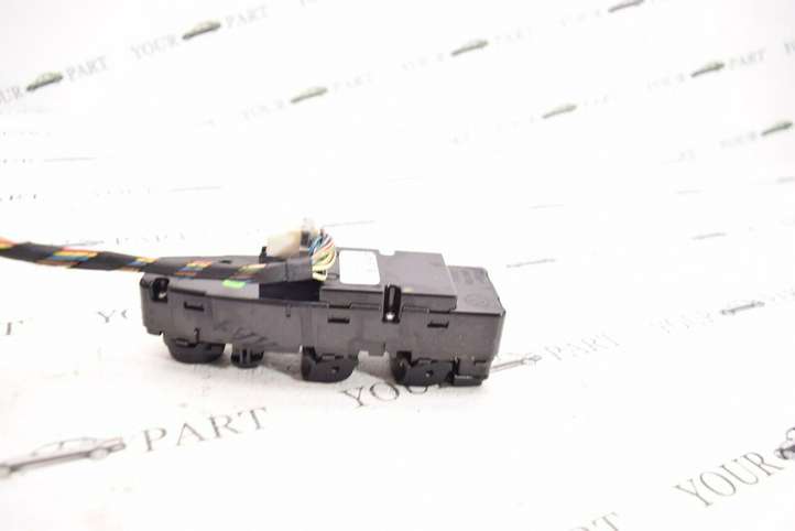 BMW X3 F25 (2010 - 2017)  9238239 Кнопка стеклоподъемников