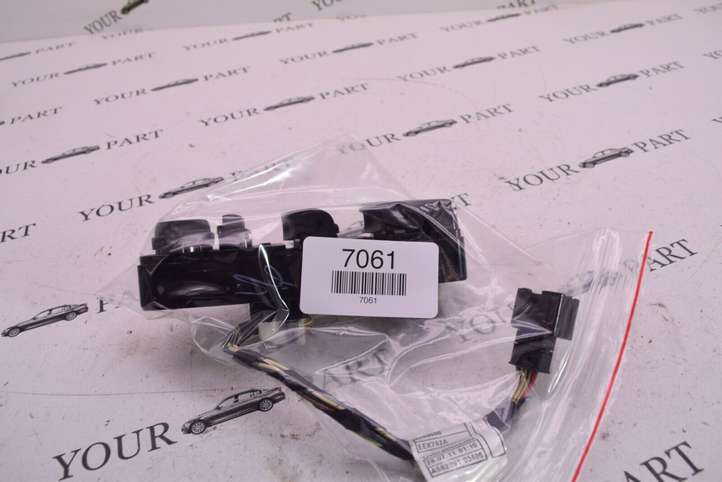BMW X3 F25 (2010 - 2017)  9238239 Кнопка стеклоподъемников