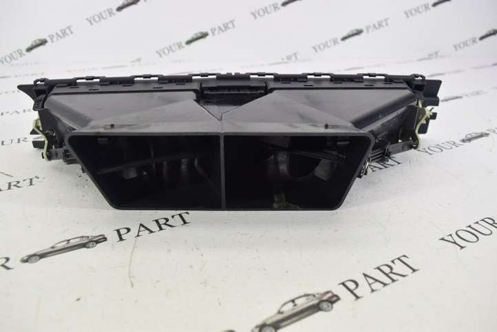 BMW 3 E92 E93 (2005 - 2014)  9130469 Центральный дефлектор