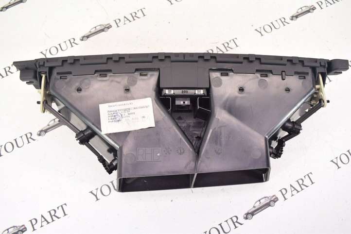 BMW 3 E92 E93 (2005 - 2014)  9130469 Центральный дефлектор