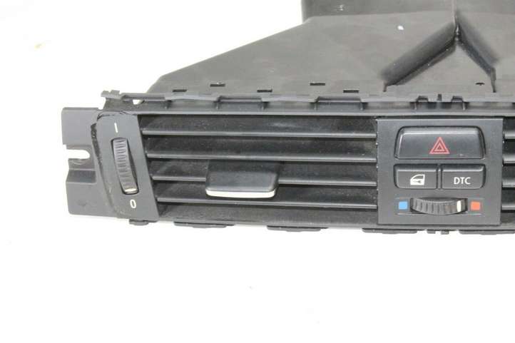 BMW 3 E92 E93 (2005 - 2014)  9130469 Центральный дефлектор