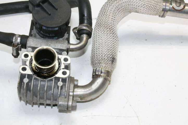 BMW 3 E92 E93 (2005 - 2014)  7548415 Клапан EGR