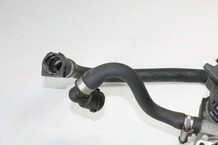 BMW 3 E92 E93 (2005 - 2014)  7548415 Клапан EGR