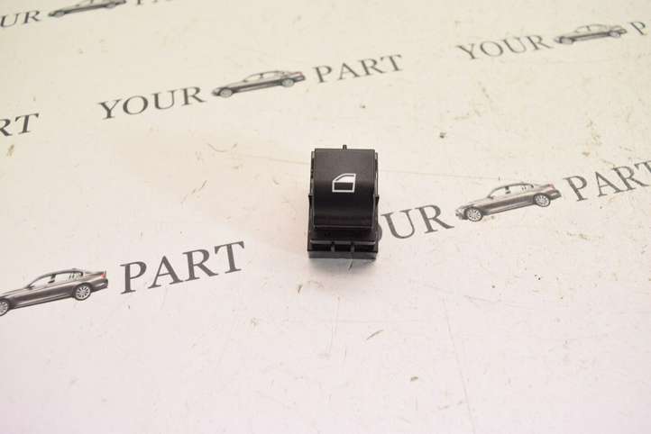 BMW 3 F30 F35 F31 (2012 - 2018)  9208107 Кнопка стеклоподъемников