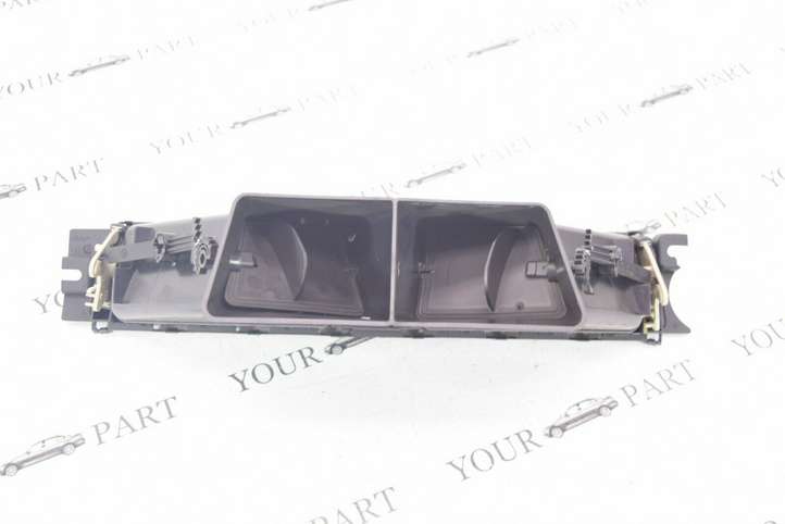 BMW 3 E92 E93 (2005 - 2014)  9130469 Центральный дефлектор