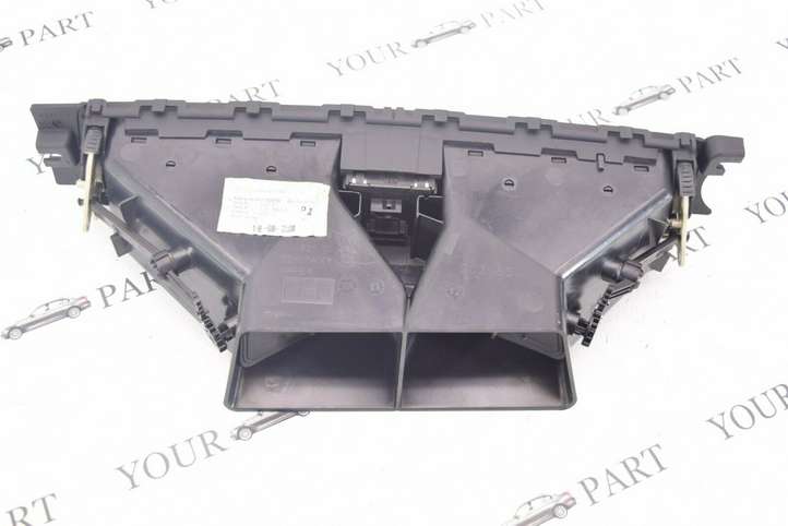 BMW 3 E92 E93 (2005 - 2014)  9130469 Центральный дефлектор