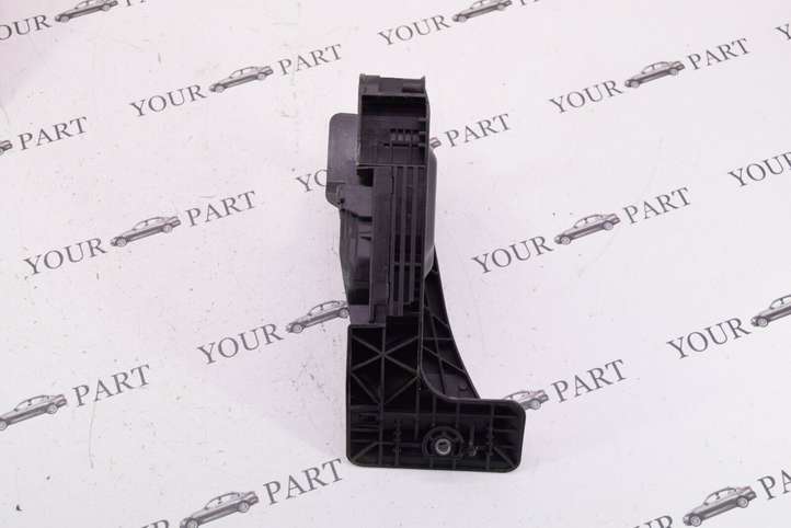 BMW 1 F20 F21 (2011 - 2019)  6853175 Педаль акселератора