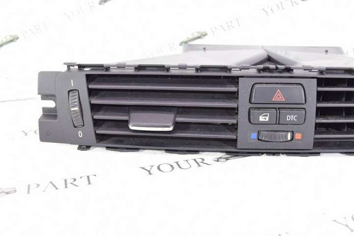 BMW 3 E92 E93 (2005 - 2014)  9130469 Центральный дефлектор