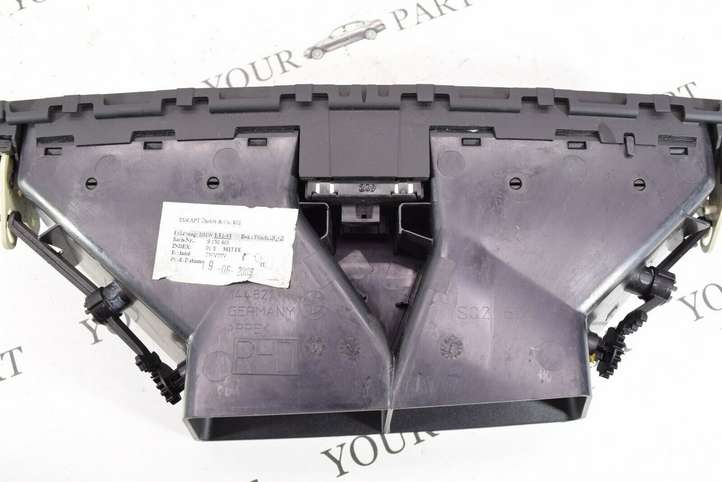 BMW 3 E92 E93 (2005 - 2014)  9130469 Центральный дефлектор