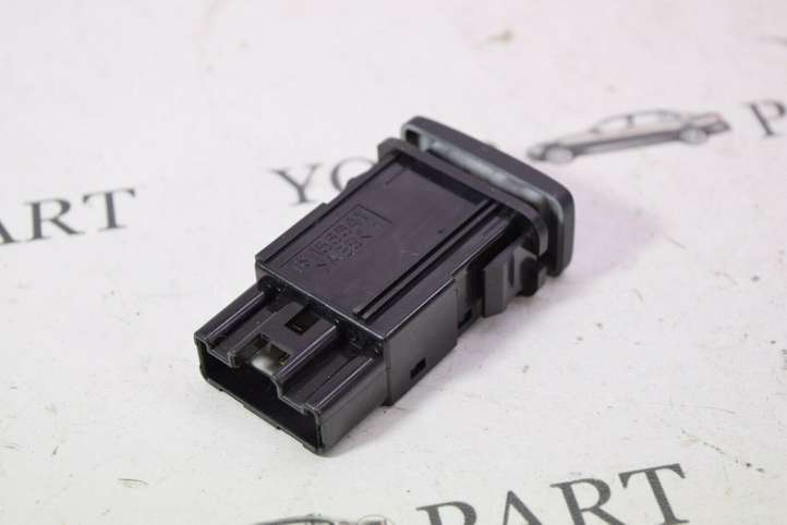 Toyota Prius (XW20) (2003 - 2009)  153641 Другие включатели / ручки/ переключатели