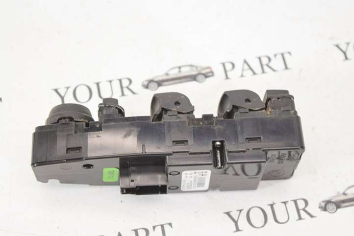 BMW 5 F10 F11 (2009 - 2016)  9179913 Кнопка стеклоподъемников