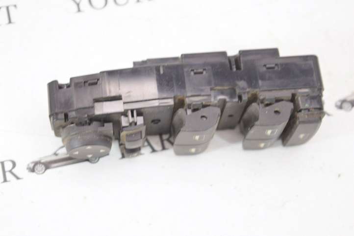 BMW 5 F10 F11 (2009 - 2016)  9179913 Кнопка стеклоподъемников