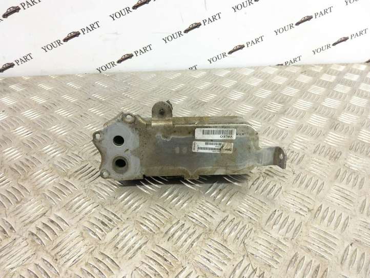 BMW 3 F30 F35 F31 (2012 - 2018)  17217600553 Масляный радиатор коробки передач