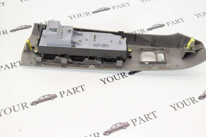 Toyota Prius (XW20) (2003 - 2009)  8482047021 Кнопка стеклоподъемников