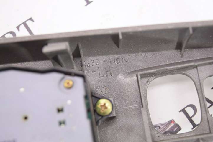 Toyota Prius (XW20) (2003 - 2009)  8482047021 Кнопка стеклоподъемников