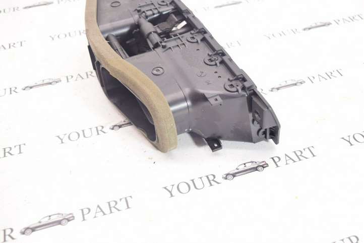 BMW 5 E60 E61 (2004 - 2010)  6910734 Центральный дефлектор