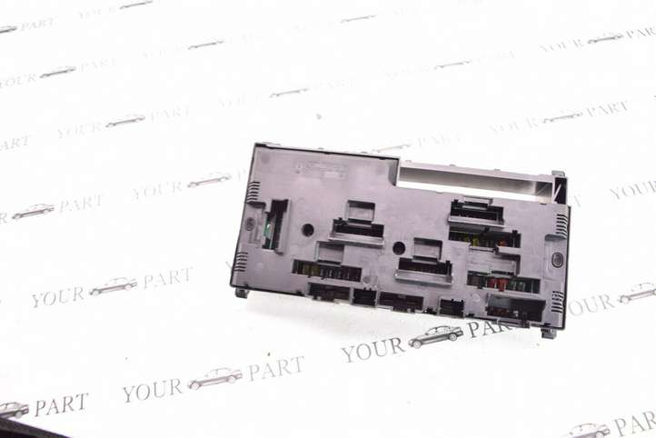 BMW 5 F10 F11 (2009 - 2016)  9234421 Блок предохранителей