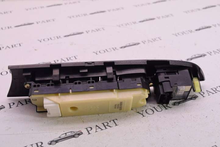 Lexus IS 220 (2005 - 2010)  8404053070 Кнопка стеклоподъемников