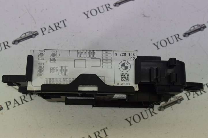 BMW 3 F30 F35 F31 (2012 - 2018)  9261110 Ящик предохранителей (комплект)