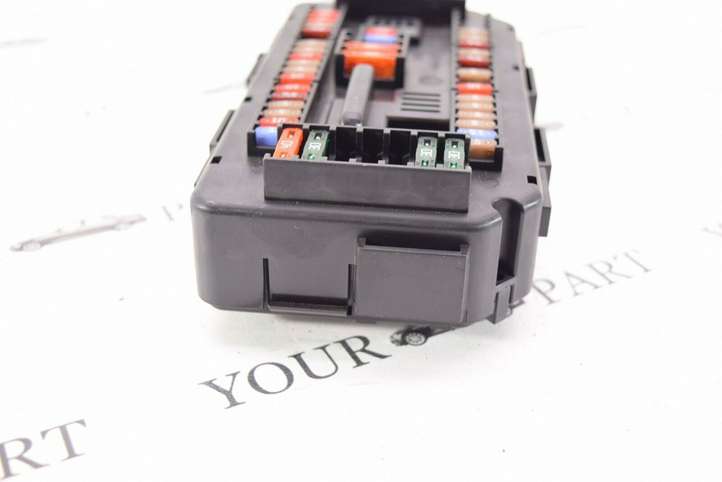 BMW 3 F30 F35 F31 (2012 - 2018)  9224879 Ящик предохранителей (комплект)