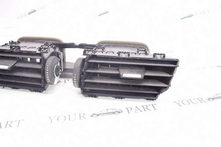 BMW X1 F48 F49 (2015 - 2022)  9292741 Центральный дефлектор