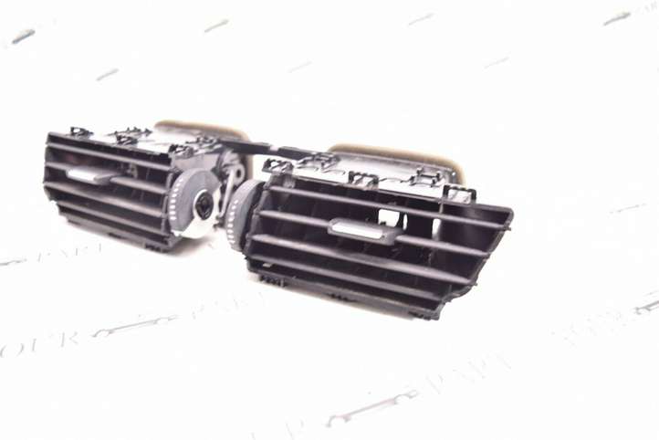 BMW X1 F48 F49 (2015 - 2022)  929274 Центральный дефлектор