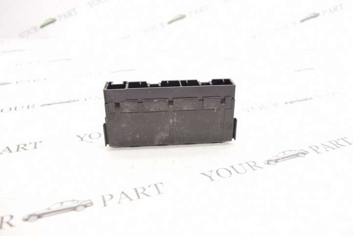 Lexus GS 300 350 430 450h (2004 - 2007)  8264130250 Блок предохранителей