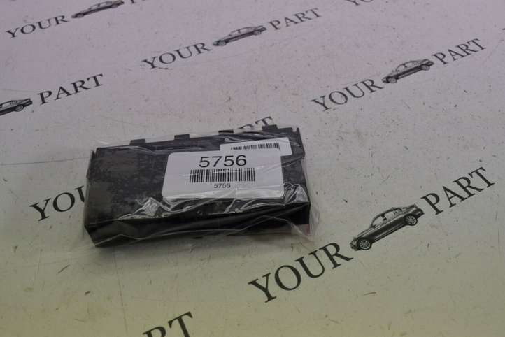 Lexus GS 300 350 430 450h (2004 - 2007)  8264130250 Блок предохранителей