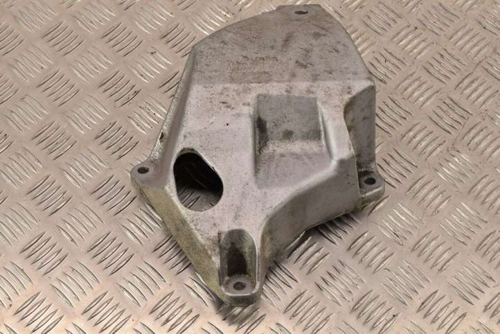 BMW 5 F10 F11 (2009 - 2016)  6793003 Кронштейн