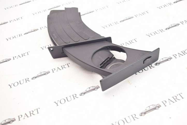 BMW 5 E60 E61 (2004 - 2010)  7063104 Передний держатель чашки