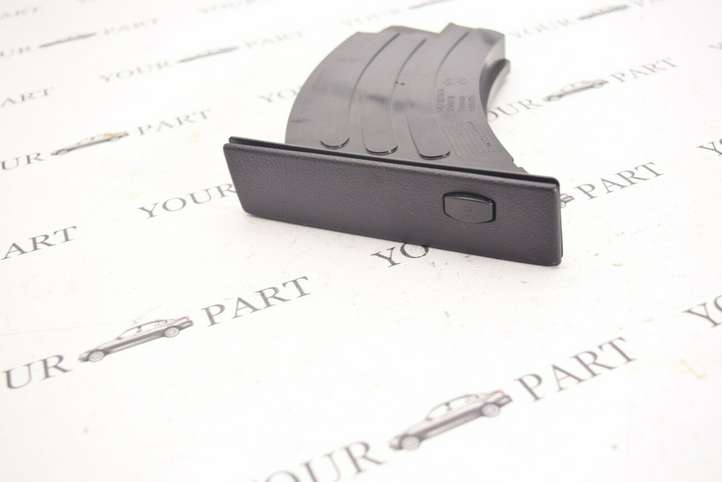 BMW 5 E60 E61 (2004 - 2010)  7063104 Передний держатель чашки