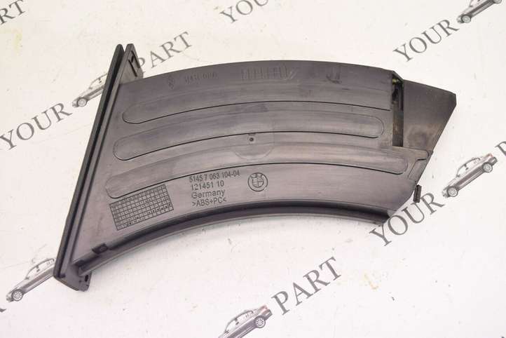 BMW 5 E60 E61 (2004 - 2010)  7063104 Передний держатель чашки