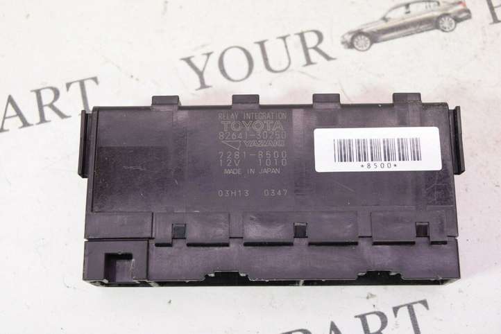 Lexus GS 300 350 430 450h (2004 - 2007)  8264130250 Блок предохранителей