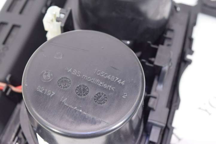 BMW 3 F30 F35 F31 (2012 - 2018)  9218909 Передний держатель чашки