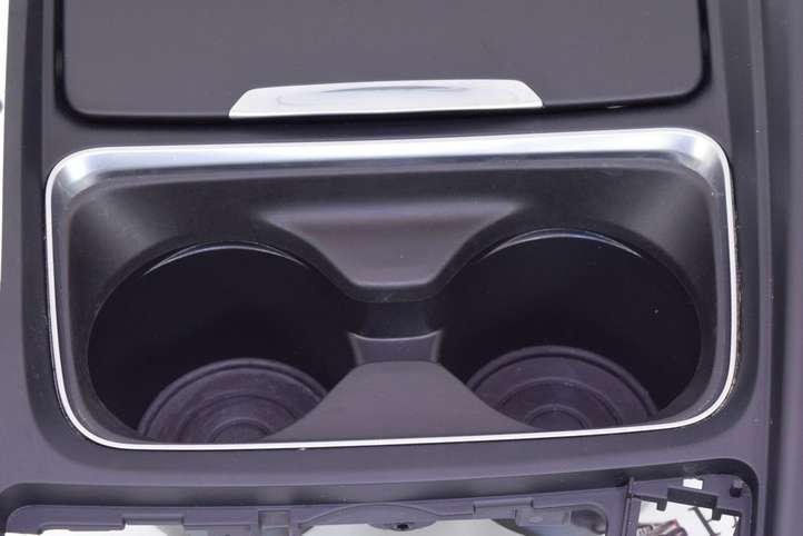 BMW 3 F30 F35 F31 (2012 - 2018)  9218909 Передний держатель чашки