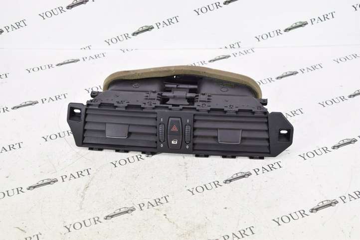BMW 5 E60 E61 (2004 - 2010)  05114001 Центральный дефлектор