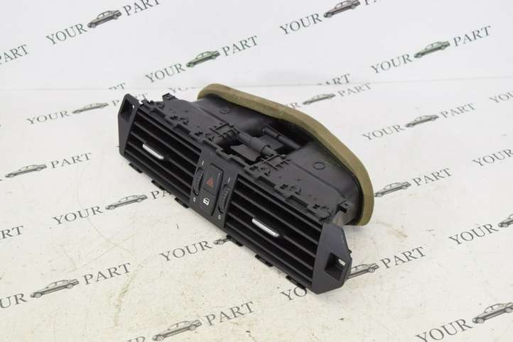 BMW 5 E60 E61 (2004 - 2010)  05114001 Центральный дефлектор