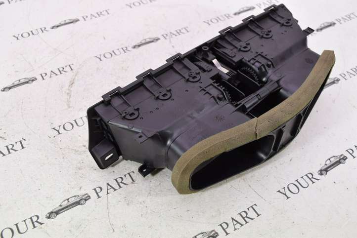 BMW 5 E60 E61 (2004 - 2010)  05114001 Центральный дефлектор