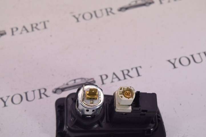 BMW 1 E81 E87 (2004 - 2011)  9110412 Разъем AUX